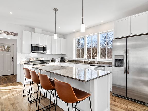Counter-height seating in kitchen