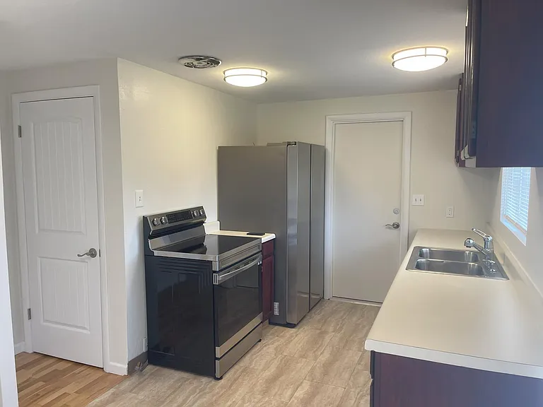 509 S Montesano St #2 — Photo 16