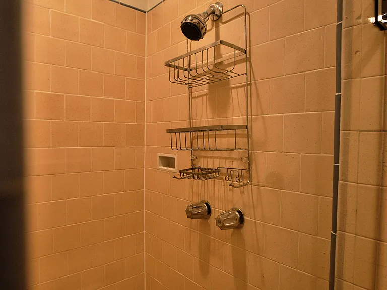 435 N Van Ness Ave #1/4 — Photo 11