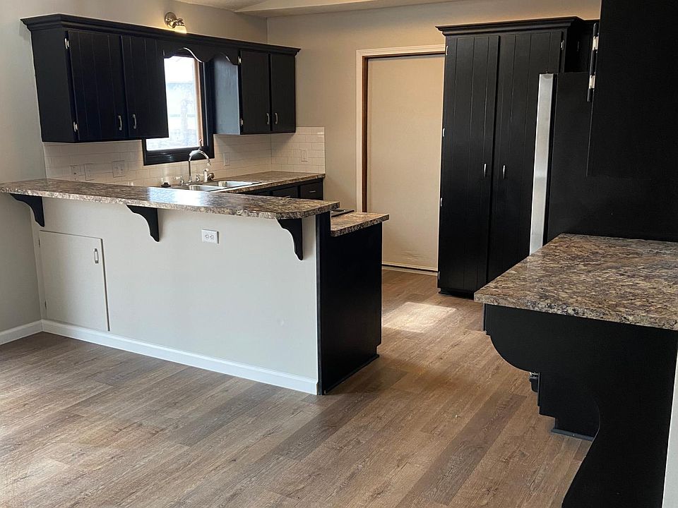 1st image of 1514 Louise Ln