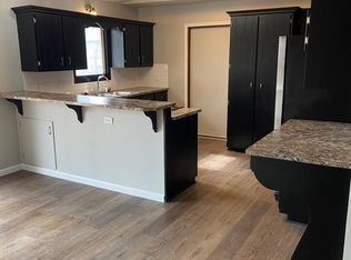 1514 Louise Ln, Salina, KS 67401