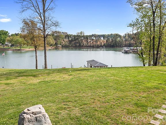 2nd image of 7176 Lynbrook Creek Rd