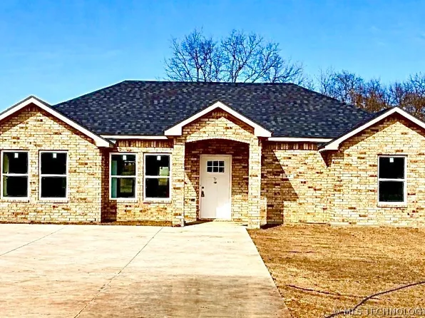612 S 1st St, Calera, OK 74730