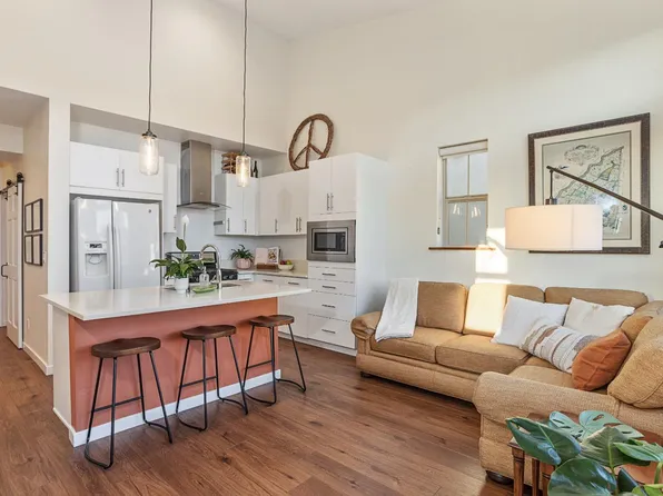 455 Lug Ln, Sacramento, CA 95818