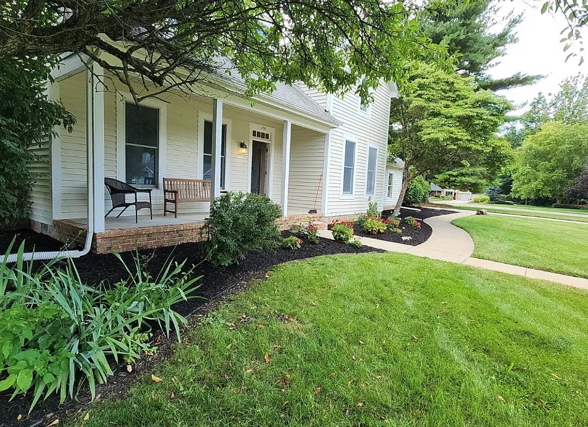1709 S Walnut Dr — Photo 3