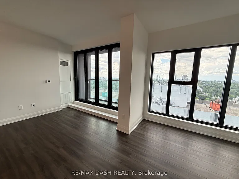 20 Soudan Ave #2408 — Photo 7