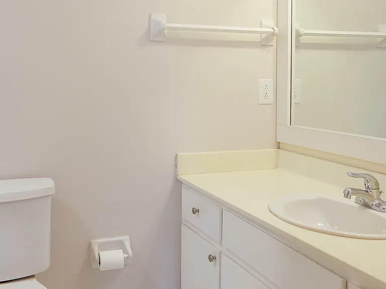 234 Hillsboro Pl — Photo 14