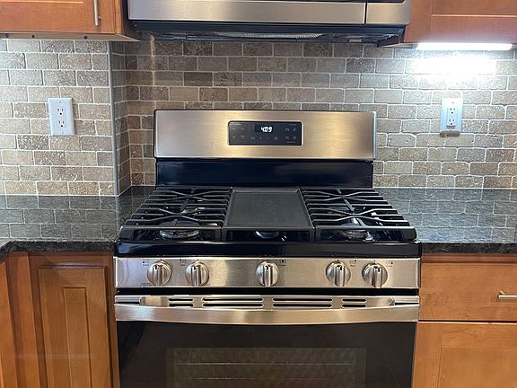 3rd image of 2971 Indianola Ave
