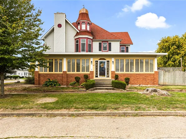 12 S 3rd St, Altamont, IL 62411