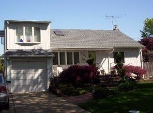 3989 New Rd, Seaford, NY 11783