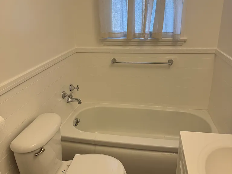 10603 Camarillo St — Photo 18