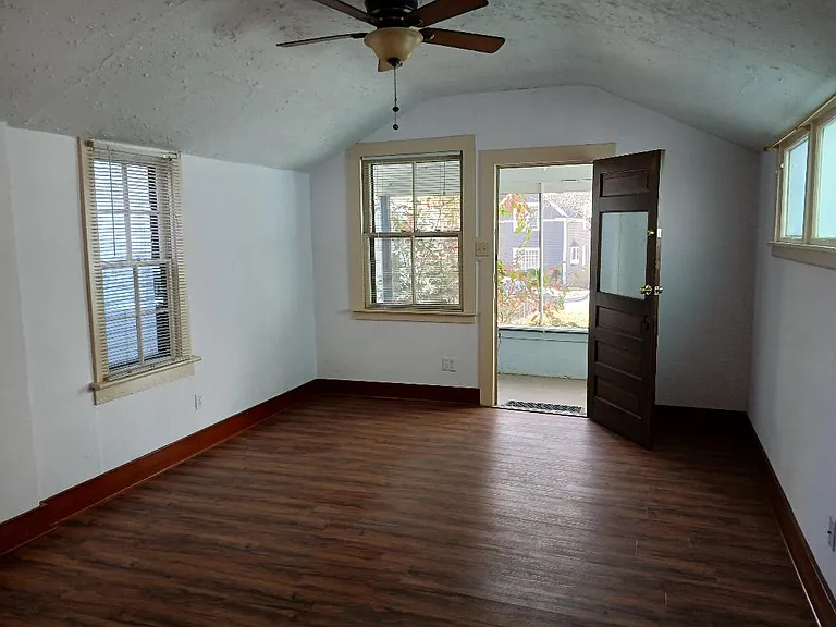 233 N Franklin St #1/2 — Photo 6