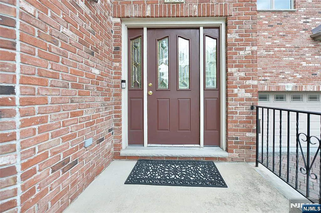 1056 Edgewood Lane, Fort Lee, NJ 07024 — Photo 2