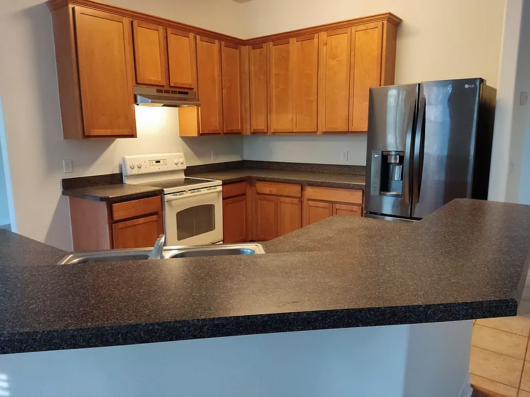 67 Parkway Dr — Photo 16
