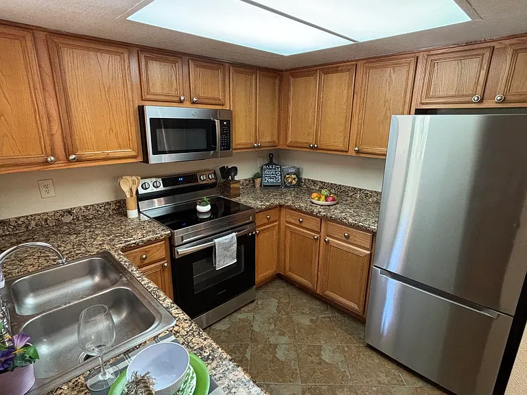 5757 W Eugie Ave #1077 — Photo 9