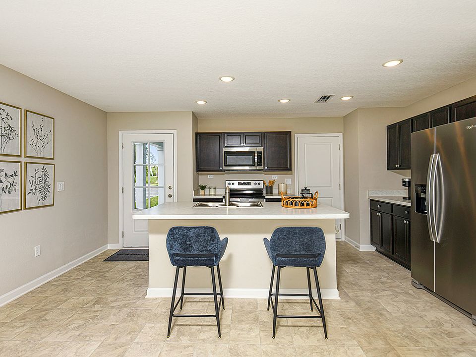 Liberty-Square-Oakleaf-4653-web