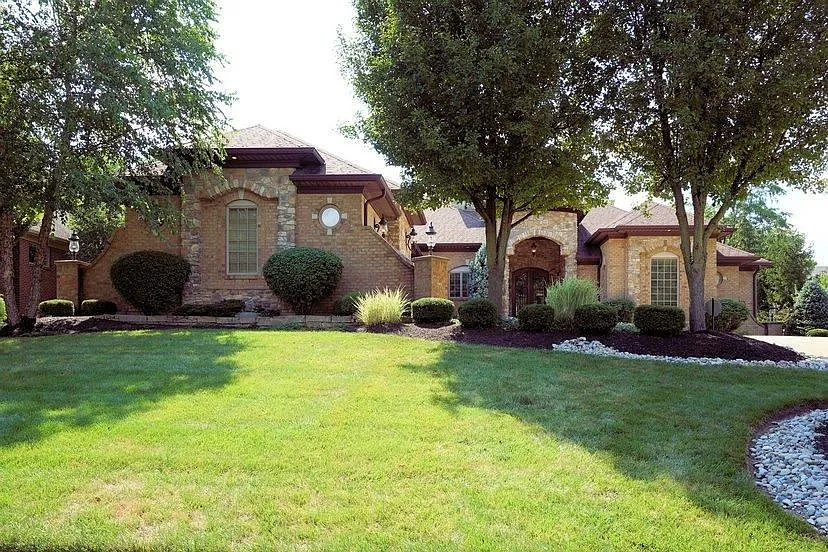 7066 Southampton Ln photo 1