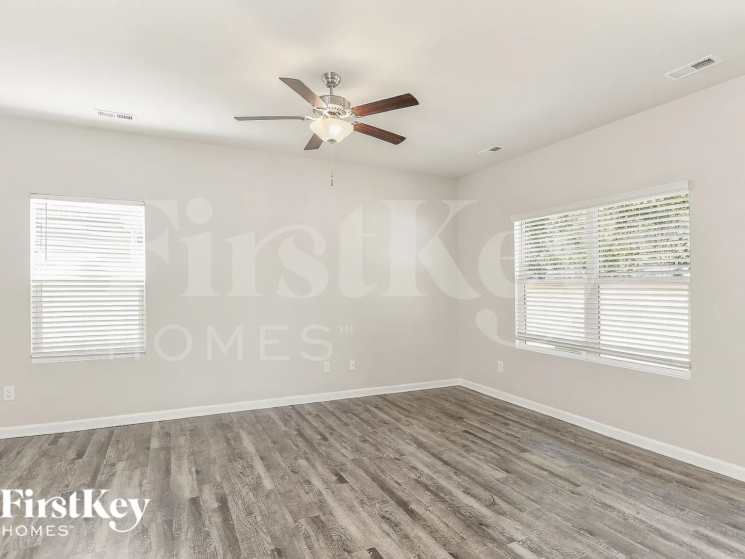 4 bed, 2.5 bath, 1841 sqft, $2,200 — Photo 3