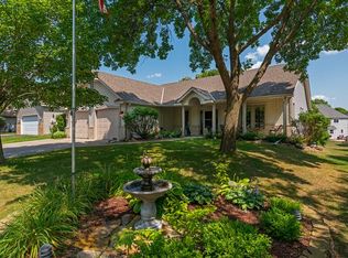 1255 Fallbrook Ln, Woodbury, MN 55125