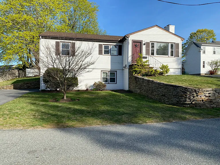 236 Spooner Ave — Photo 33