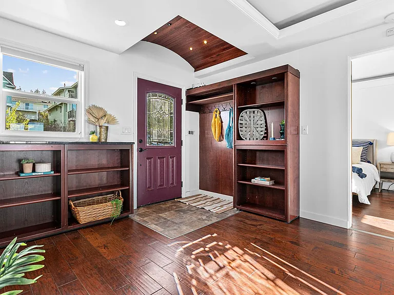 Entry way