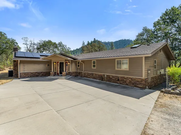 12330 E Evans Creek Rd, Rogue River, OR 97537