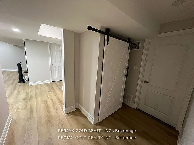 38 Carmel Cres #BASEMENT — Photo 6