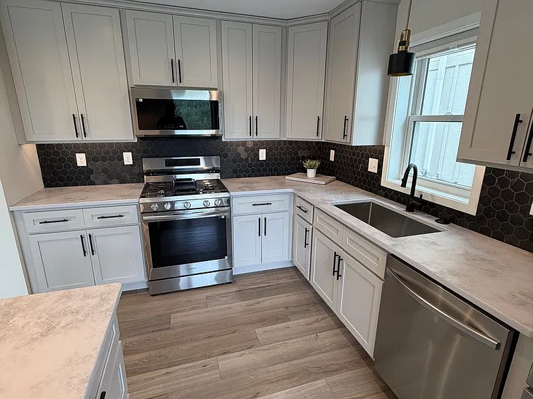 2102 Cottage Hill Cir — Photo 3