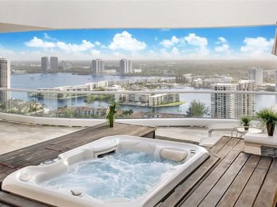 7000 Island Blvd #PENTHOUSE 08, Aventura, FL, 33160