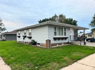 101 E Walnut St, Parkston, SD 57366