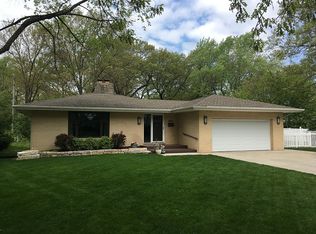 8506 Schreiber Dr, Munster, IN 46321