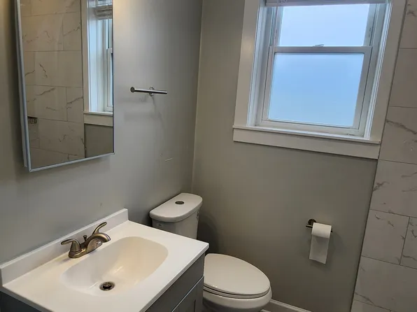 5514 W George St APT 1, Chicago, IL 60641