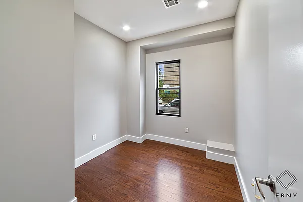 Rented by ERNY LLC | media 19