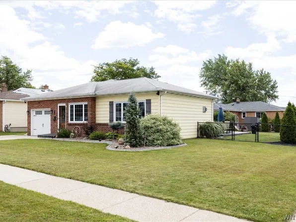 327 Lydia Ln, Depew, NY 14043