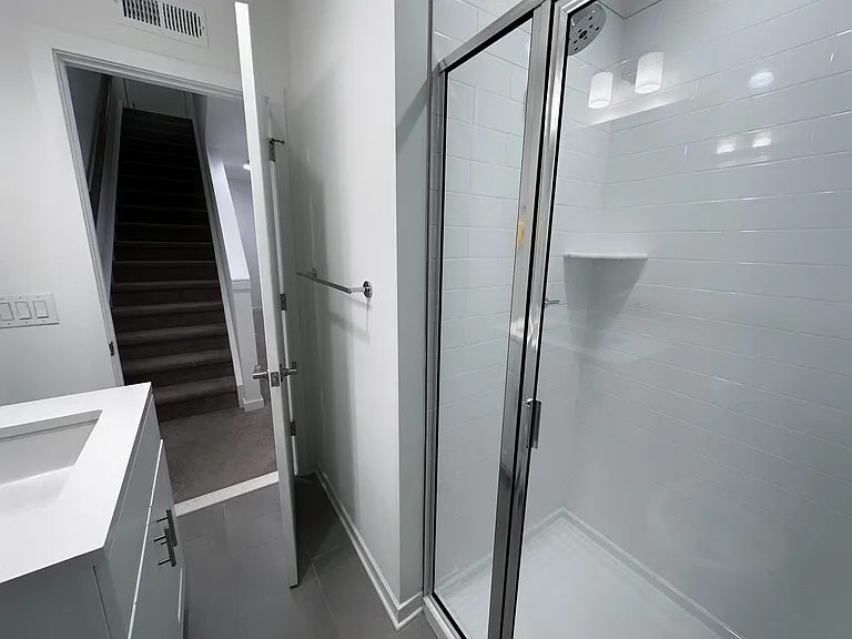 2030 Northbank Pl — Photo 8
