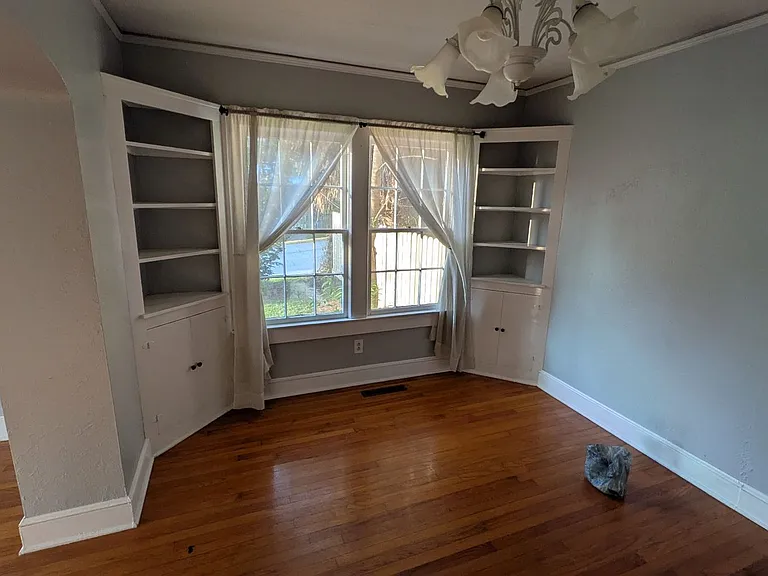 521 Gunter St — Photo 13