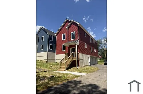 1034 Oakland Ave Photo 1