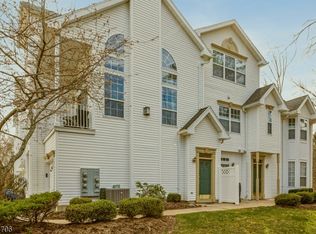 2 Caroline Foster Ct, Morristown, NJ 07960