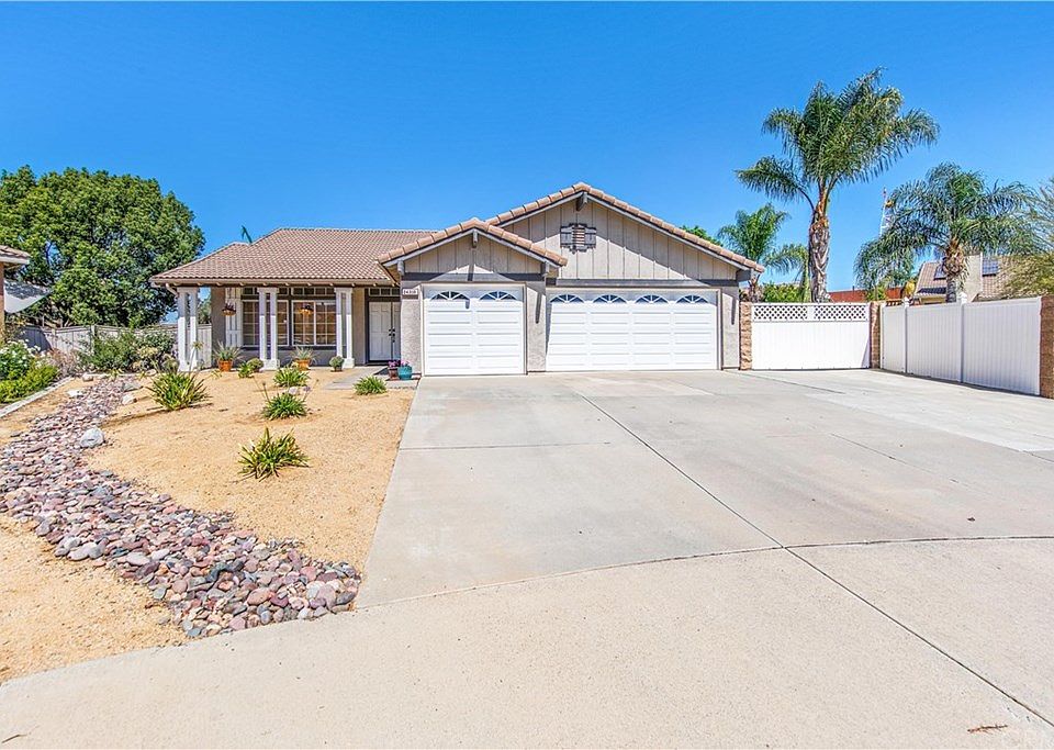 1st image of 24310 Copperhead Cir