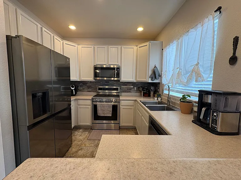 7961 Cairn Ct — Photo 3