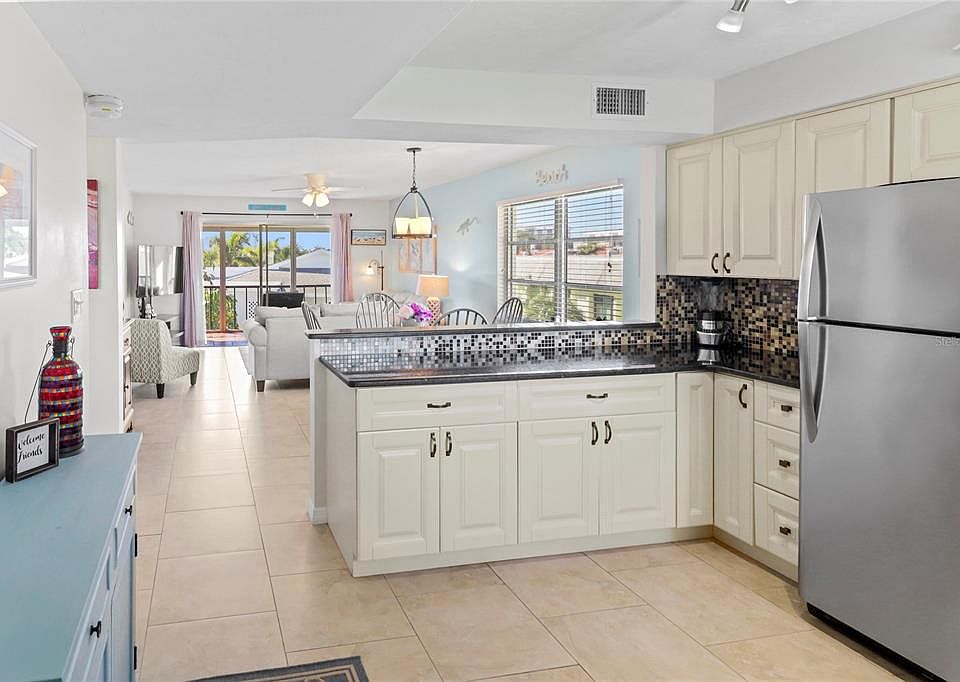 1st image of 116 Vista Hermosa Cir APT 302C