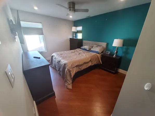 1678 Aster Dr, Romeoville, IL 60446