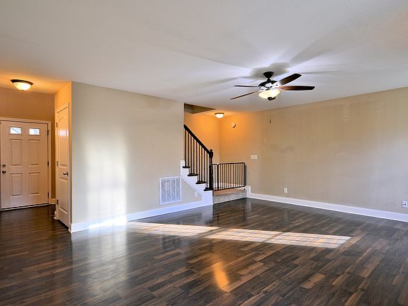 3rd image of 446 Cyprus Ct