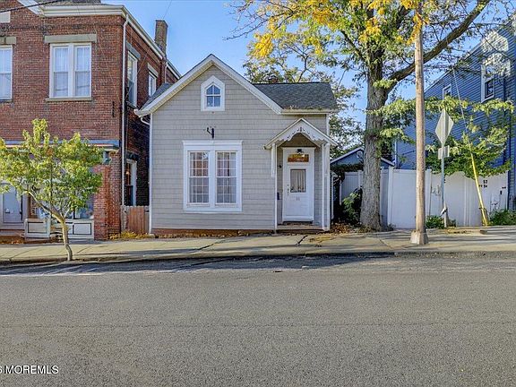 4th image of 55 E Front Street