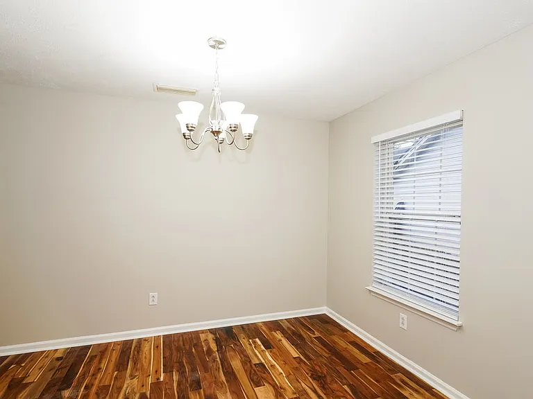 452 Cedar Park Cir — Photo 5