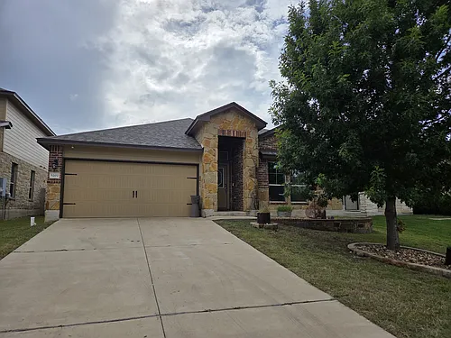 5202 Dauphin Dr Photo 1