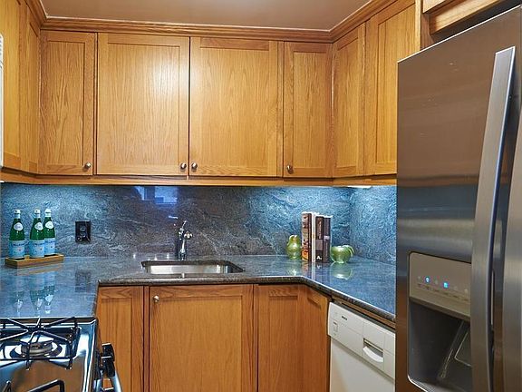 5th image of 18 E 12th St APT 8D