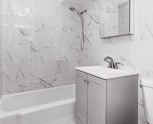 5th image of 200 E 27th St APT 9E