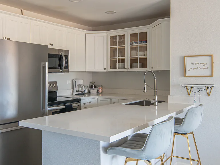 8055 E Thomas Rd — Photo 14