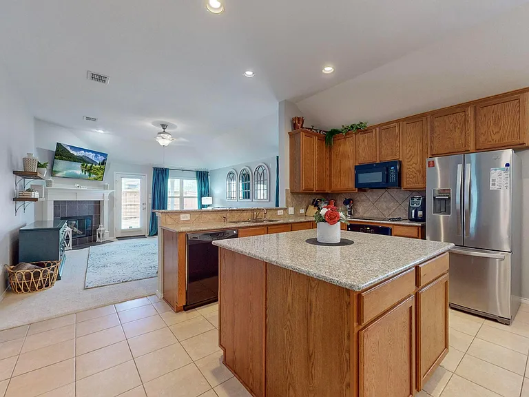 9412 Caliente Dr — Photo 13
